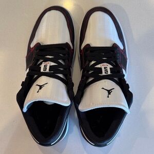 Nike Air Jordan 1 Low SE UTL